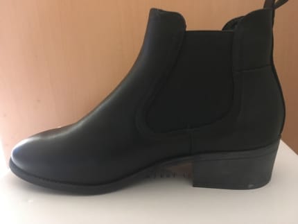 Betts lee chelsea ankle boots online