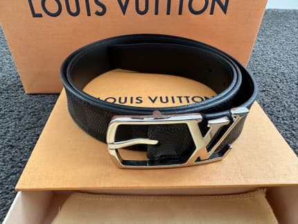Louis Vuitton LV Initiales 30mm Reversible Belt Beige + Cowhide. Size 90 cm