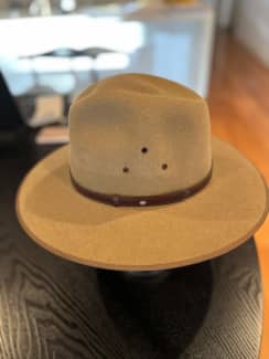 Second hand akubra store hats