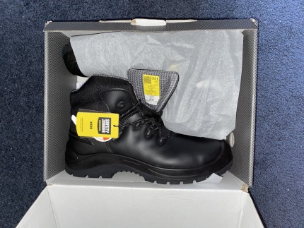 work boots in Victoria Men s Shoes Gumtree Australia Free Local Classifieds