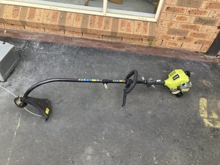 line trimmer 4 stroke in Melbourne Region VIC Home Garden