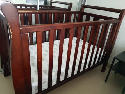 Jolly jumper best sale cambridge sleigh cot