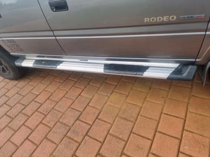 Holden rodeo online side steps