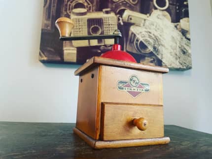 Vintage French Stainless Steel Peugeot Manual Coffee Grinder, Retro Hand  Kitchen Accessory from France, Old Style Mill with Bakelite Top