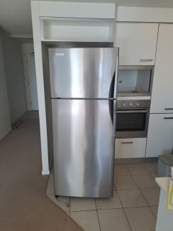 westinghouse fridge 390 litre