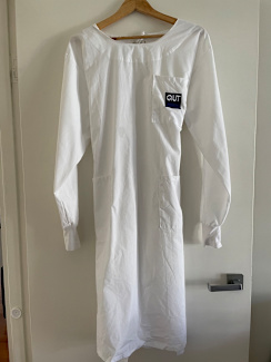 lab coat qut