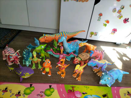 dinosaur train action figures