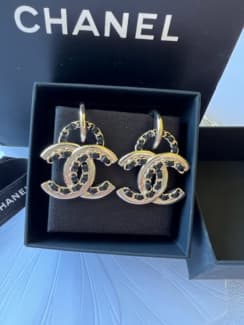 Authentic chanel clearance cc earrings