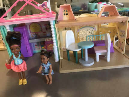 Plastic doll houses hotsell