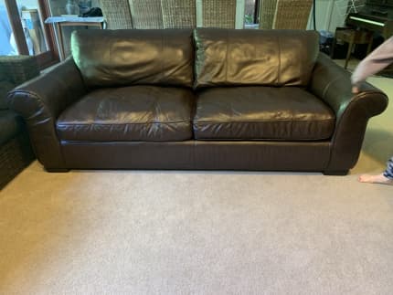 Freedom furniture deals leather sofa