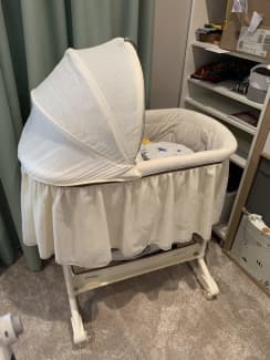 Fisher price hotsell little lamb bassinet