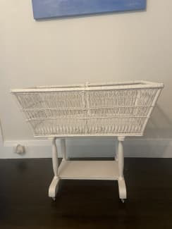 Heirloom hotsell wicker bassinet