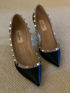 Authentic valentino rockstud on sale shoes