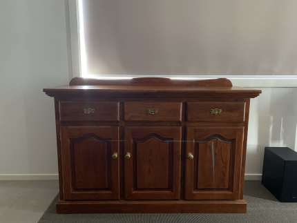 Early settler on sale buffet sideboard