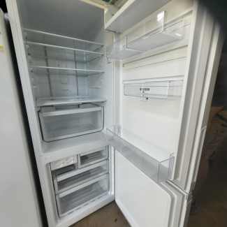 kelvinator fridge 252 litre