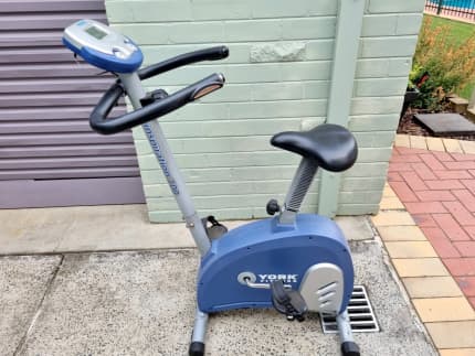 York 100 exercise bike hot sale