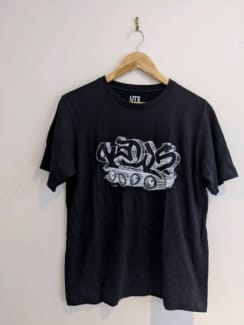 UNIQLO KAWS UT Tshirt Collaboration Sesame Street S Black  eBay