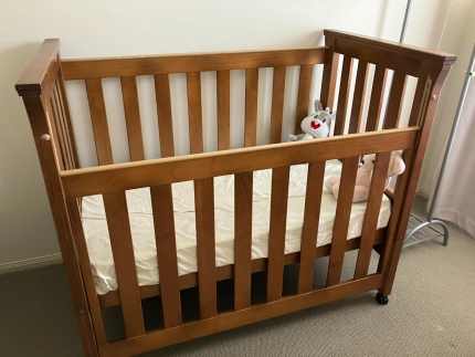 Baby cots for sale epping best sale