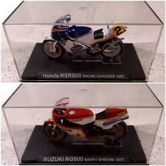 Die cast 1/24 Moto GP Ducati Desmosedici Loris Capirossi 2004 Action Figure