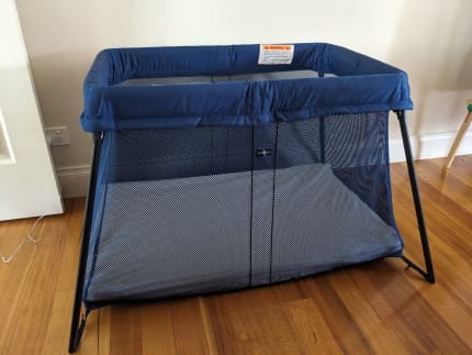 Gumtree baby 2025 bjorn travel cot