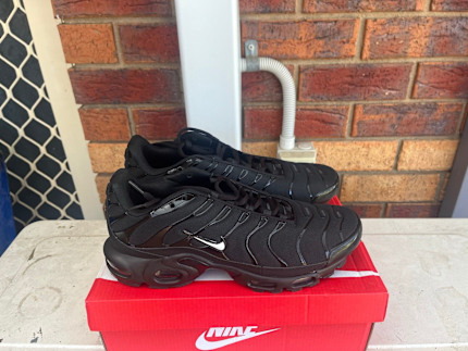 black tns size 9